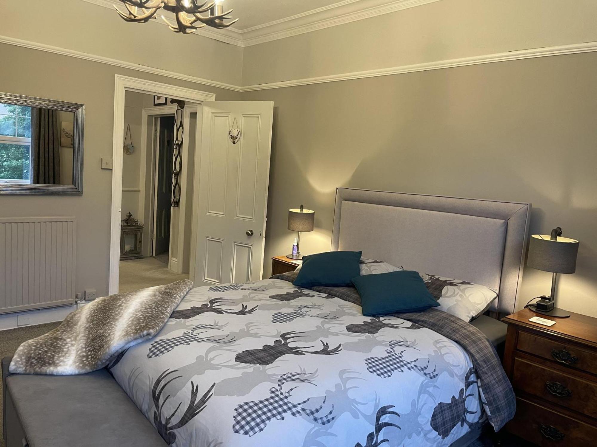 Seaside-scarborough-wifi-parking-petsok-sleeps-7 8 Holiday home *