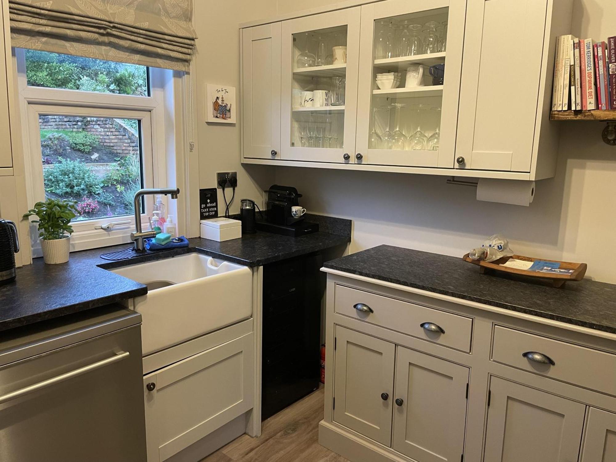 Seaside-scarborough-wifi-parking-petsok-sleeps-7 8 Holiday home Scarborough