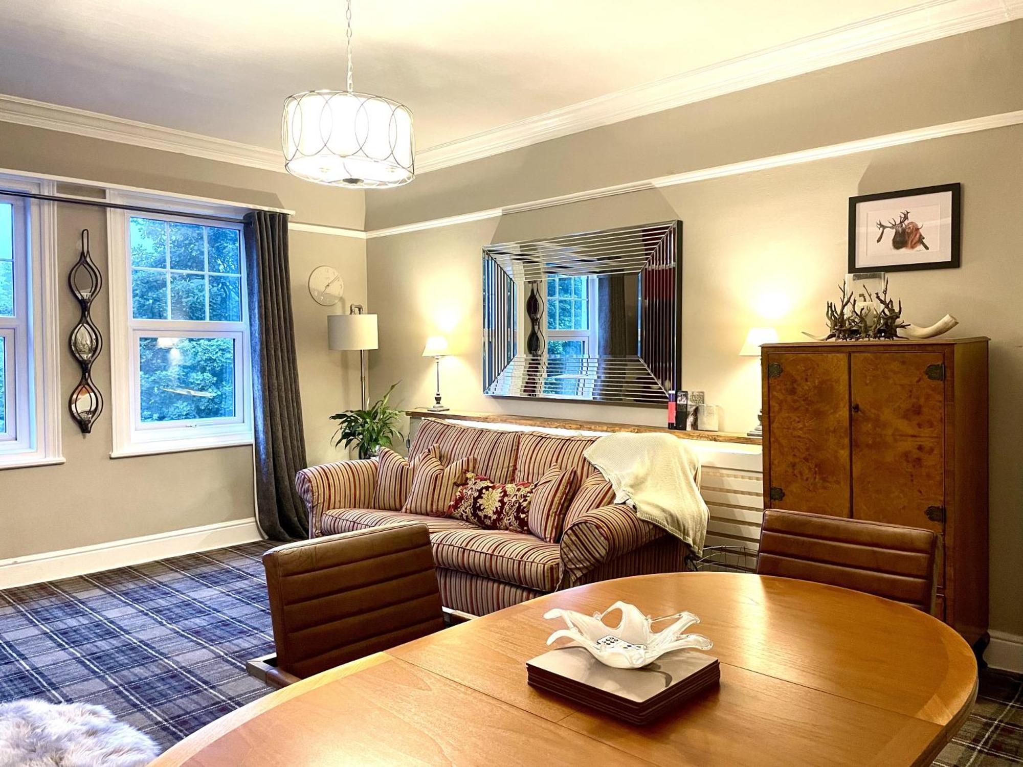 Seaside-scarborough-wifi-parking-petsok-sleeps-7 8 Holiday home